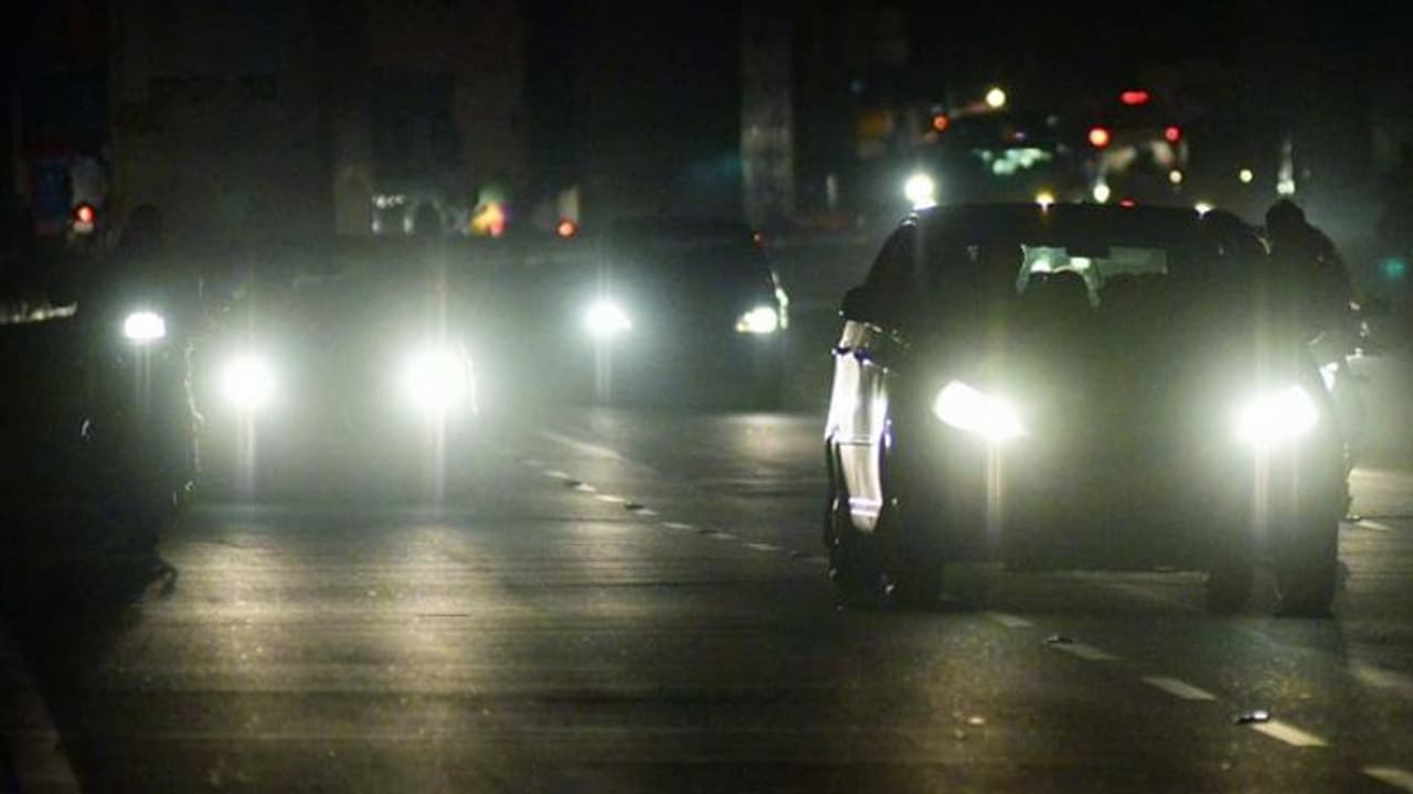 അമിത പ്രകാശ ലൈറ്റുകള്‍; രജിസ്ട്രേഷനും ലൈസന്‍സും റദ്ദാക്കുമെന്ന് മുന്നറിയിപ്പ്