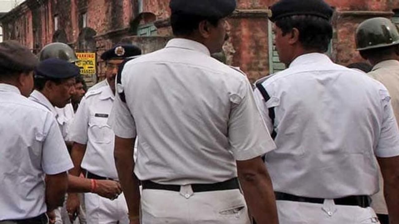 കാണാതായ തൃണമൂൽ നേതാവ് കൊല്ലപ്പെട്ട നിലയിൽ ; പിന്നിൽ ബിജെപിയെന്ന് ആരോപണം കാണാതായ തൃണമൂൽ നേതാവ് കൊല്ലപ്പെട്ട നിലയിൽ ; പിന്നിൽ ബിജെപിയെന്ന് ആരോപണം