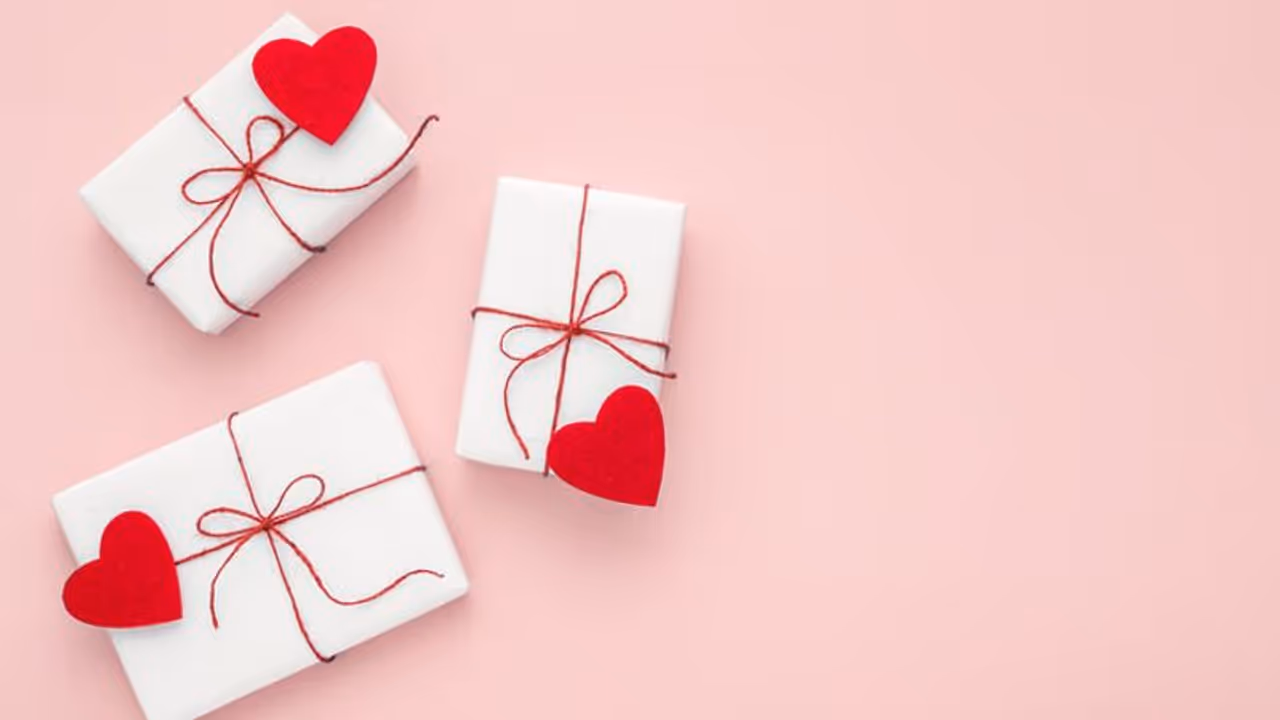 7 off beat gifts to buy your Valentine if you are bored of roses and chocolates