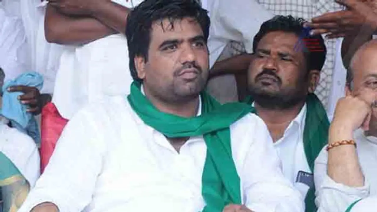 ಕಾಂಗ್ರೆಸ್ 3 ಸೀಟು ಗೆದ್ದರೆ ಅರ್ಧ ಮೀಸೆ ಬೋಳಿಸಿಕೊಳ್ಳುವೆ: ಶಿವನಗೌಡ ನಾಯಕ ಕಾಂಗ್ರೆಸ್ 3 ಸೀಟು ಗೆದ್ದರೆ ಅರ್ಧ ಮೀಸೆ ಬೋಳಿಸಿಕೊಳ್ಳುವೆ: ಶಿವನಗೌಡ ನಾಯಕ