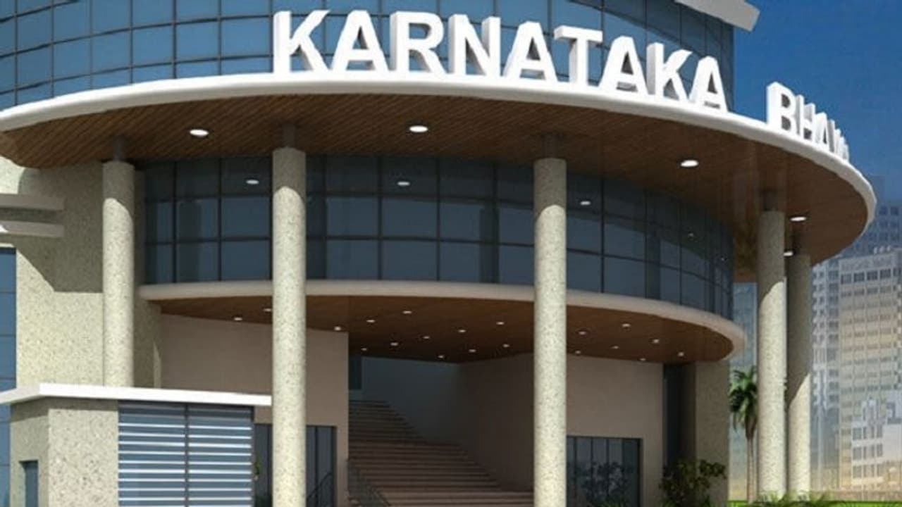 ಸಾಹಿತಿಗಳ ಚೆಲ್ಲಾಟ, ರಾಜಕಾರಣಿಗಳಿಗೆ ಪರದಾಟ!