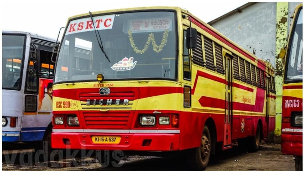 ആനവണ്ടി കരിമ്പുക തള്ളുന്നോ? ഇനി നടപടിക്കൊരു ഫോട്ടോ മതി! ആനവണ്ടി കരിമ്പുക തള്ളുന്നോ? ഇനി നടപടിക്കൊരു ഫോട്ടോ മതി!