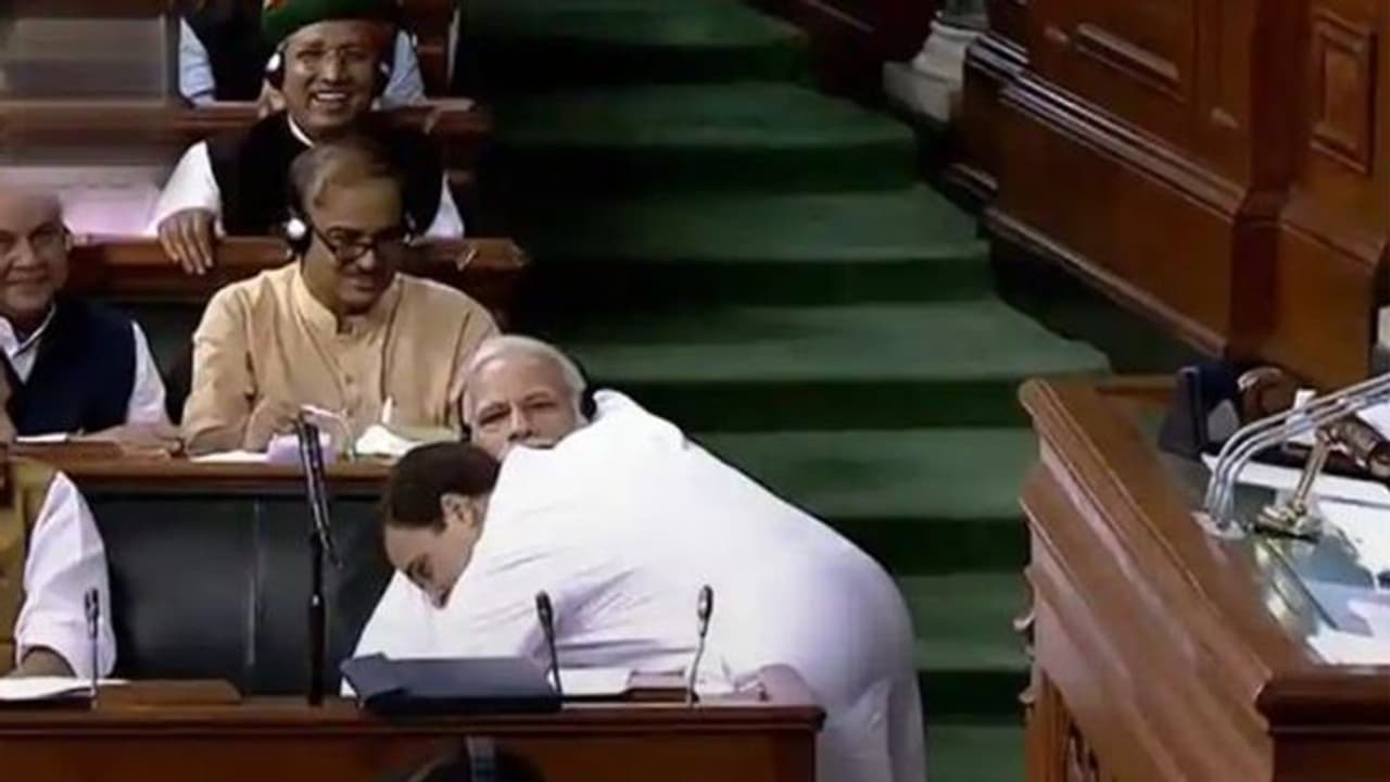 ‘ಹಗ್ ಡೇ’ಗೆ ಕಾಂಗ್ರೆಸ್ ವಿಡಿಯೋ: ಮೋದಿ ಸೈಲೆಂಟ್ ಆದ್ರು ನೋಡಿಯೋ ನೋಡದೆಯೋ! ‘ಹಗ್ ಡೇ’ಗೆ ಕಾಂಗ್ರೆಸ್ ವಿಡಿಯೋ: ಮೋದಿ ಸೈಲೆಂಟ್ ಆದ್ರು ನೋಡಿಯೋ ನೋಡದೆಯೋ!