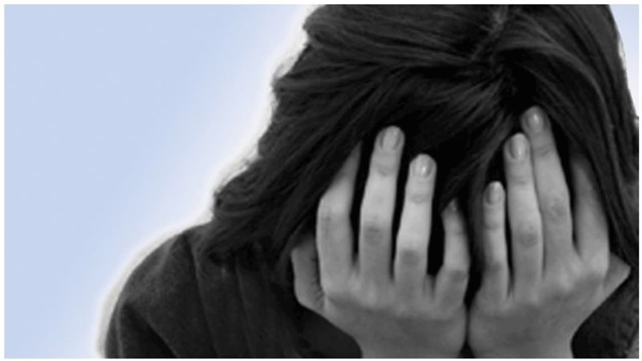 సికింద్రాబాదులో దారుణం: ఆరేళ్ల చిన్నారిపై అత్యాచారం, హత్య సికింద్రాబాదులో దారుణం: ఆరేళ్ల చిన్నారిపై అత్యాచారం, హత్య