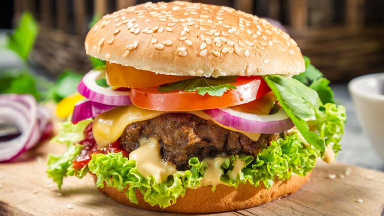 ബീഫ് ബർഗർ തയ്യാറാക്കാം ബീഫ് ബർഗർ തയ്യാറാക്കാം