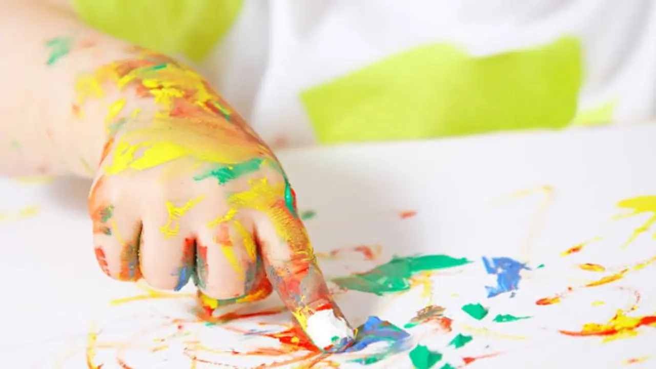 Homeless artist in Kerala weaves magic on walls with mud, natural pigments