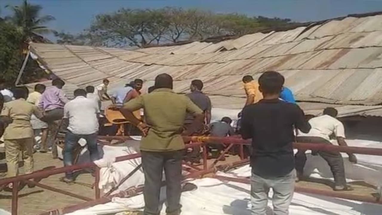 ಧರ್ಮಸ್ಥಳ: ಮಹಾಮಸ್ತಕಾಭಿಷೇಕದಲ್ಲಿ ತಪ್ಪಿದ ಭಾರೀ ಅನಾಹುತ ಧರ್ಮಸ್ಥಳ: ಮಹಾಮಸ್ತಕಾಭಿಷೇಕದಲ್ಲಿ ತಪ್ಪಿದ ಭಾರೀ ಅನಾಹುತ