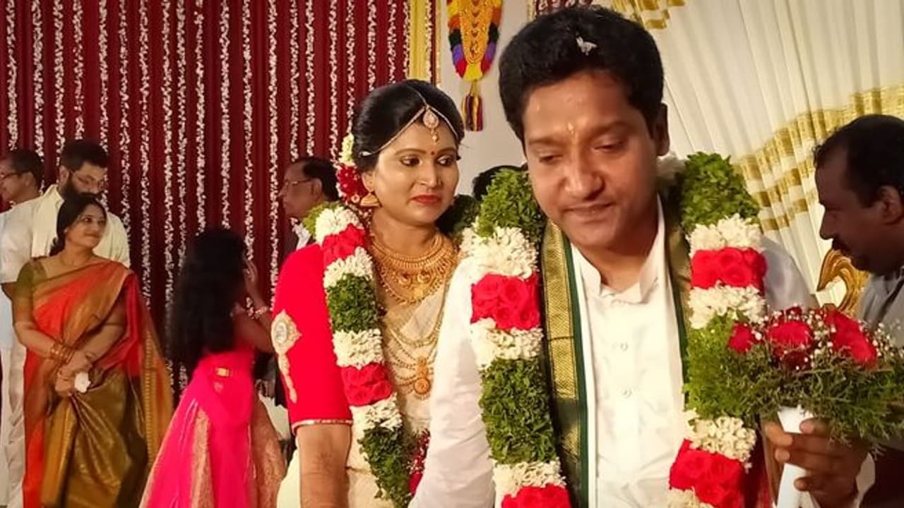 ಐಎಎಸ್‌ ಜೋಡಿಗೆ ಮ್ಯಾರೇಜ್ ಗಿಫ್ಟ್‌ ಕೊಟ್ಟ ಸರ್ಕಾರ!