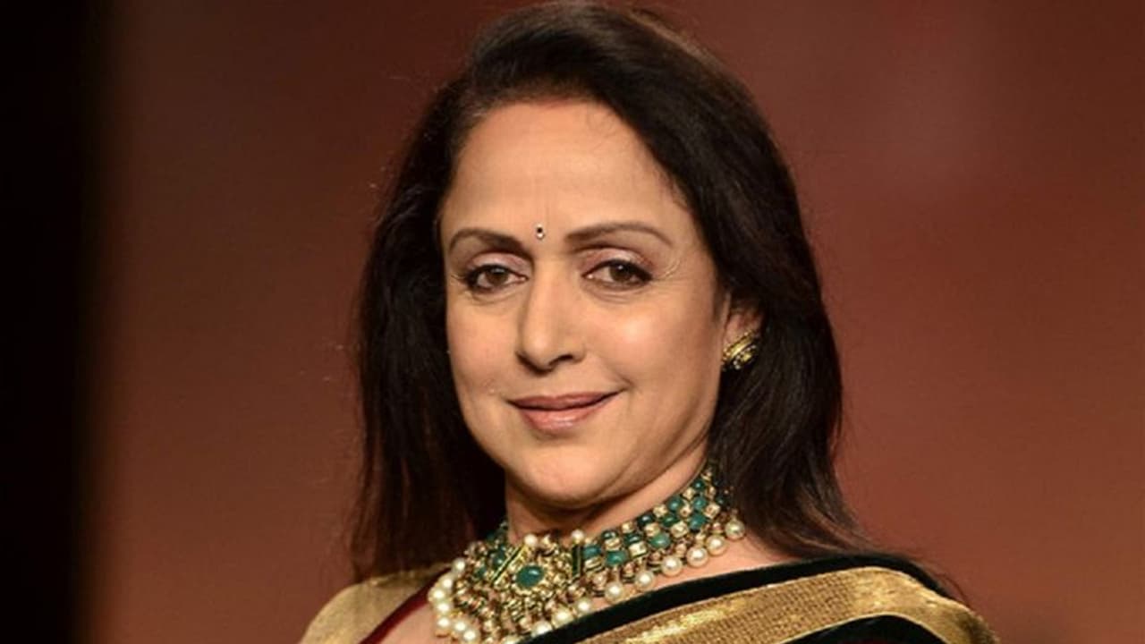 മികച്ച വിളവിനായി കര്ഷകര് പുതിയ സാങ്കേതിക വിദ്യകള് സ്വീകരിക്കണം: ബിജെപി എം പി ഹേമമാലിനി മികച്ച വിളവിനായി കര്ഷകര് പുതിയ സാങ്കേതിക വിദ്യകള് സ്വീകരിക്കണം: ബിജെപി എം പി ഹേമമാലിനി