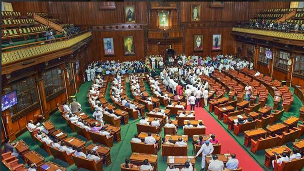 ಚರ್ಚೆ ಇಲ್ಲದೇ ಬಜೆಟ್ ಪಾಸ್, ಇದೇ ಮೊದಲು! ಚರ್ಚೆ ಇಲ್ಲದೇ ಬಜೆಟ್ ಪಾಸ್, ಇದೇ ಮೊದಲು!