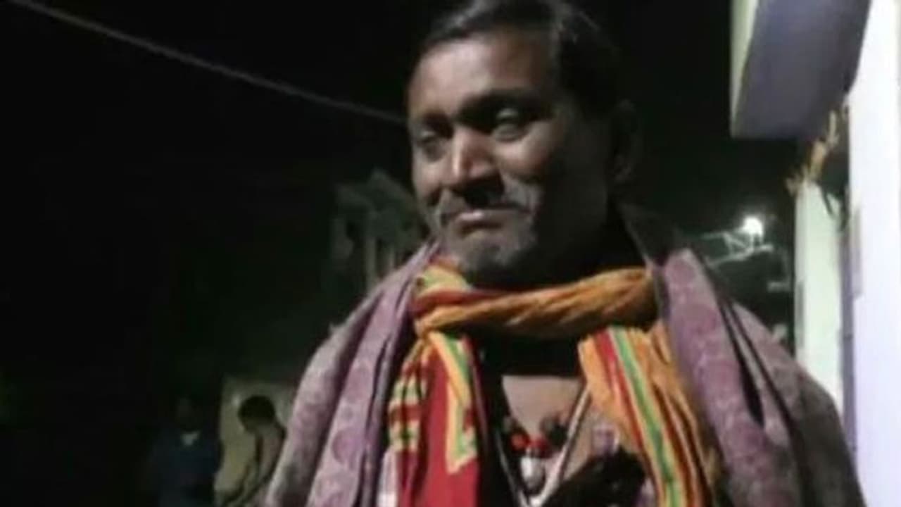 ನನ್ನ ಇನ್ನೊಬ್ಬ ಮಗನನ್ನು ದೇಶಕ್ಕೆ ಅರ್ಪಿಸಲು ಸಿದ್ಧ : ಹುತಾತ್ಮ ಯೋಧನ ತಂದೆ ನನ್ನ ಇನ್ನೊಬ್ಬ ಮಗನನ್ನು ದೇಶಕ್ಕೆ ಅರ್ಪಿಸಲು ಸಿದ್ಧ : ಹುತಾತ್ಮ ಯೋಧನ ತಂದೆ