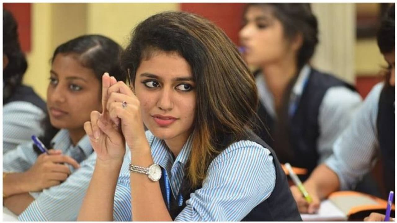 மினி விமர்சனம் ‘ஒரு அடார் லவ்’...’இப்பிடி ஒரு பலான பள்ளிக்கூடம் எங்க இருக்கு ராஜா?’... மினி விமர்சனம் ‘ஒரு அடார் லவ்’...’இப்பிடி ஒரு பலான பள்ளிக்கூடம் எங்க இருக்கு ராஜா?’...