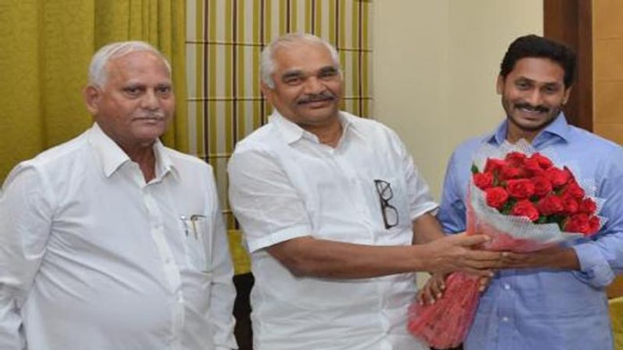 వైసీపీ విజయవాడ పార్లమెంట్ అభ్యర్థి ఆయనేనా....ఎందుకంటే.... వైసీపీ విజయవాడ పార్లమెంట్ అభ్యర్థి ఆయనేనా....ఎందుకంటే....