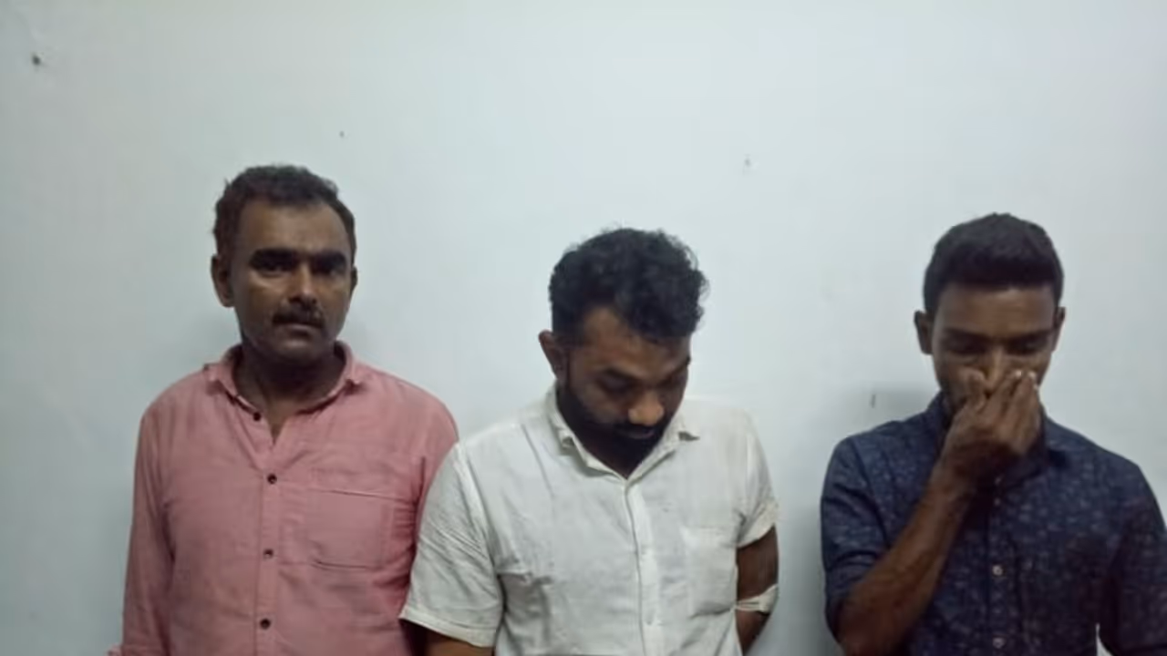 പെണ്വാണിഭം; കക്കാടംപൊയിലില് മൂന്നുപേര് അറസ്റ്റില് പെണ്വാണിഭം; കക്കാടംപൊയിലില് മൂന്നുപേര് അറസ്റ്റില്