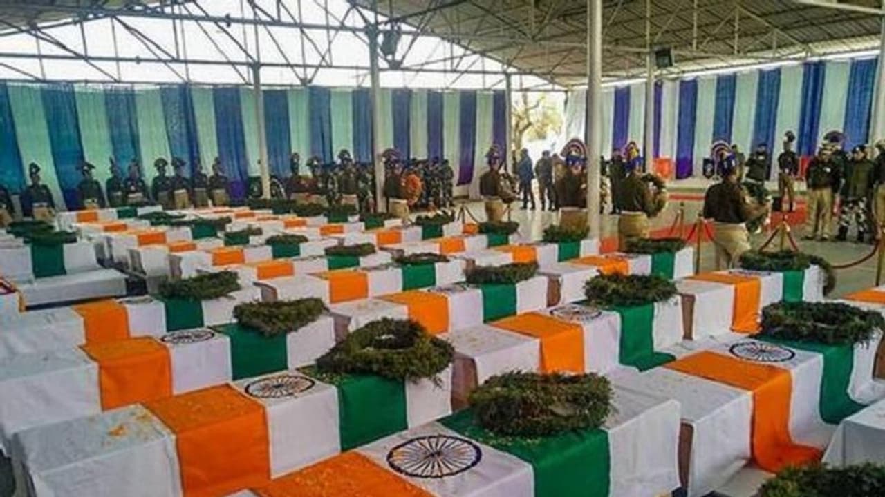 ’ಅರ್ಧಗಂಟೆ ಮೊದಲು ಸ್ಫೋಟಗೊಂಡ ಬಸ್ನಿಂದ ಇಳಿದಿದ್ದೆ’ ’ಅರ್ಧಗಂಟೆ ಮೊದಲು ಸ್ಫೋಟಗೊಂಡ ಬಸ್ನಿಂದ ಇಳಿದಿದ್ದೆ’