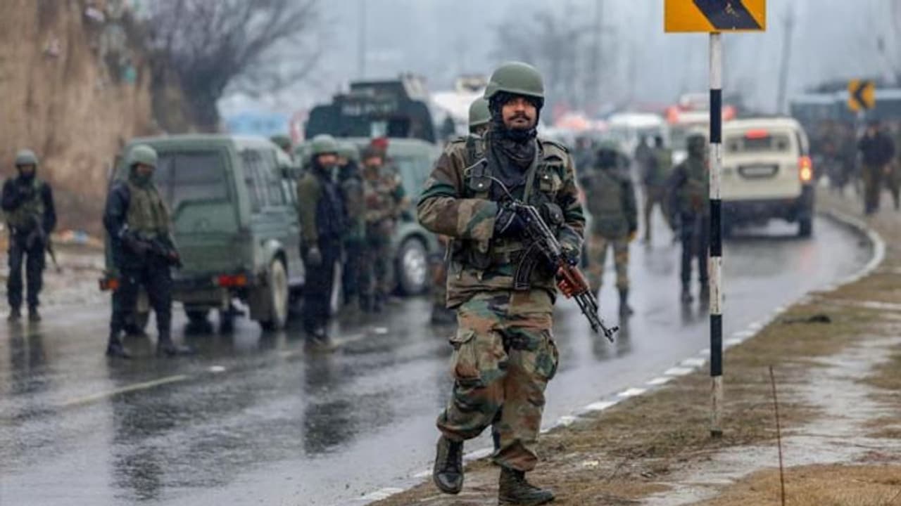 Pakistani agents route hawala fund to separatist leaders to keep Kashmir burning Pakistani agents route hawala fund to separatist leaders to keep Kashmir burning