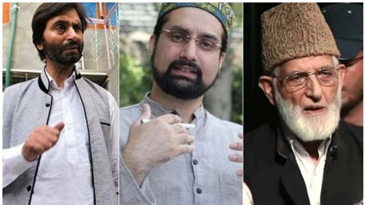 പുൽവാമ ഭീകരാക്രമണം: ജമ്മു കശ്മീരിലെ വിഘടനവാദി നേതാക്കളുടെ സുരക്ഷ പിൻവലിച്ചു പുൽവാമ ഭീകരാക്രമണം: ജമ്മു കശ്മീരിലെ വിഘടനവാദി നേതാക്കളുടെ സുരക്ഷ പിൻവലിച്ചു