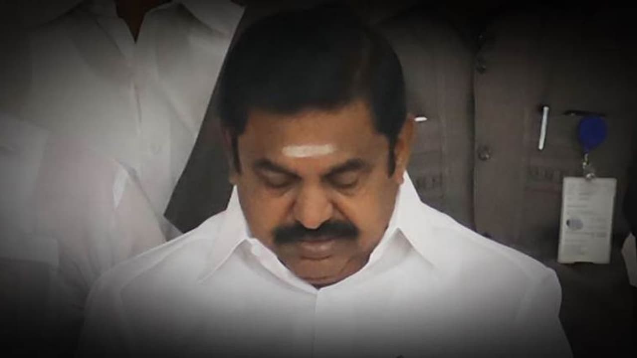 எடப்பாடி ஆட்சிக்கு கடும் நெருக்கடி... தேர்தலுக்கு முன் அடுத்தடுத்து சோதனை..! எடப்பாடி ஆட்சிக்கு கடும் நெருக்கடி... தேர்தலுக்கு முன் அடுத்தடுத்து சோதனை..!