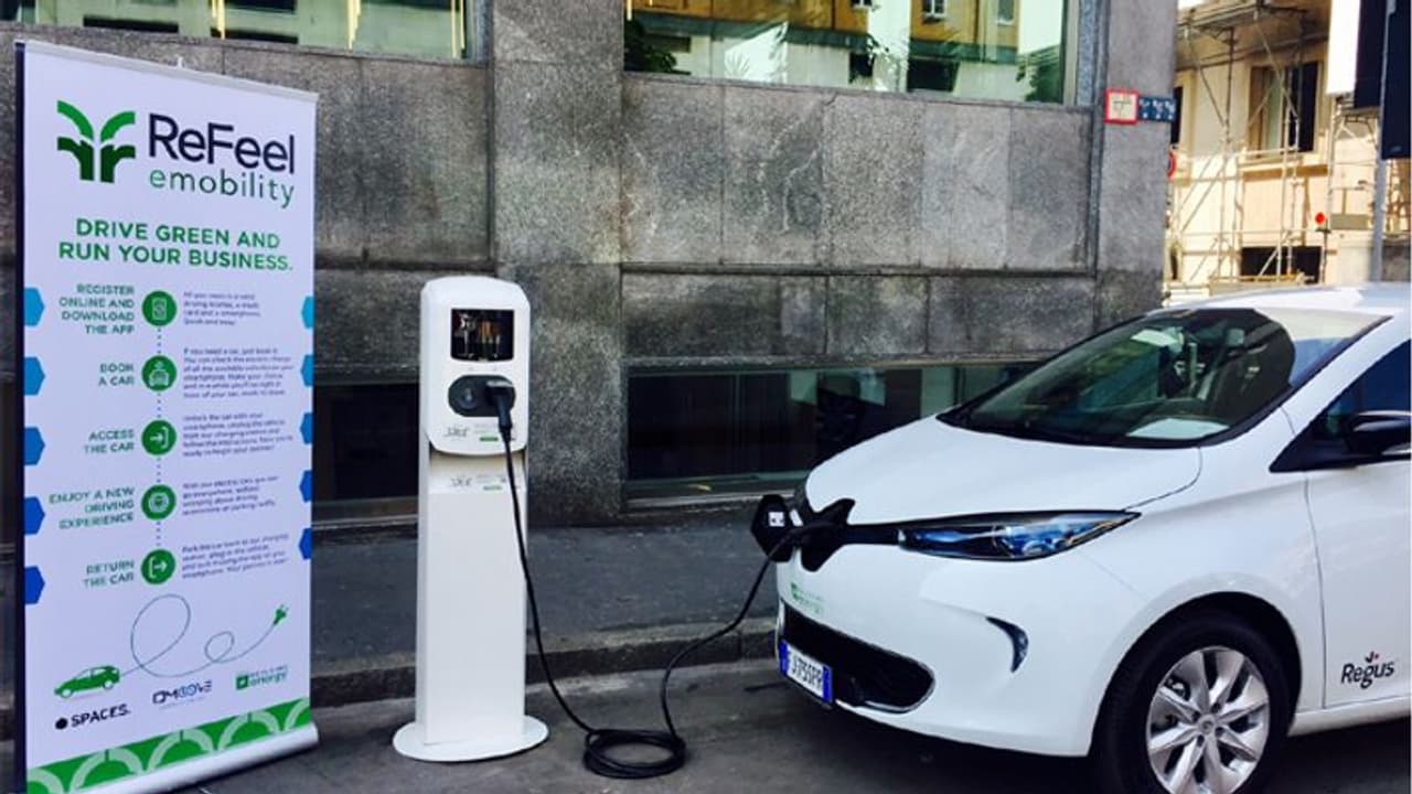 ‘ఫేమ్ 2’చట్రంలోకి హైబ్రీడ్ వెహికల్స్.. మొత్తం స్కీం కింద రూ.5500 కోట్లు ‘ఫేమ్ 2’చట్రంలోకి హైబ్రీడ్ వెహికల్స్.. మొత్తం స్కీం కింద రూ.5500 కోట్లు