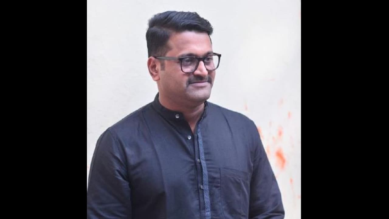 ಬುದ್ಧಿಜೀವಿಗಳನ್ನು ದೇಶದಿಂದ ಓಡಿಸಿ: ಸದ್ದು ಮಾಡುತ್ತಿದೆ ರಿಷಬ್ ಹೇಳಿಕೆ ಬುದ್ಧಿಜೀವಿಗಳನ್ನು ದೇಶದಿಂದ ಓಡಿಸಿ: ಸದ್ದು ಮಾಡುತ್ತಿದೆ ರಿಷಬ್ ಹೇಳಿಕೆ