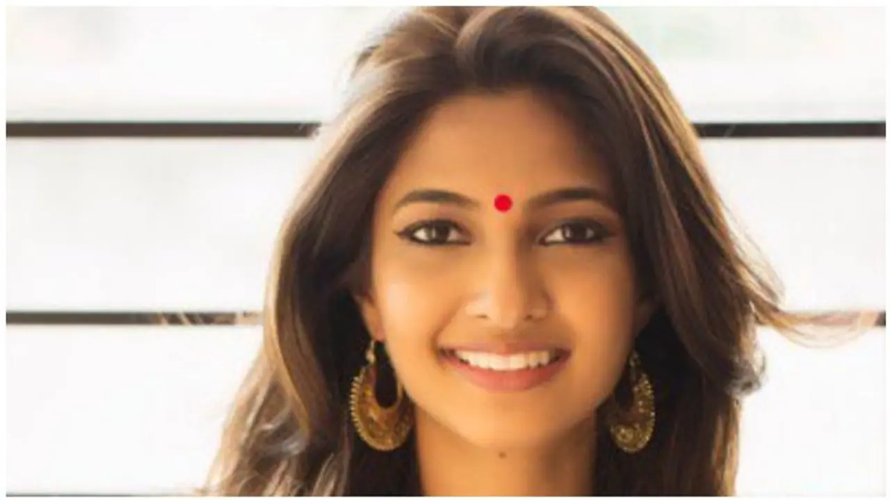 கதாநாயகியாக அறிமுகமாகும் நடிகர் அருண் பாண்டியன் மகள் கீர்த்தி! கதாநாயகியாக அறிமுகமாகும் நடிகர் அருண் பாண்டியன் மகள் கீர்த்தி!