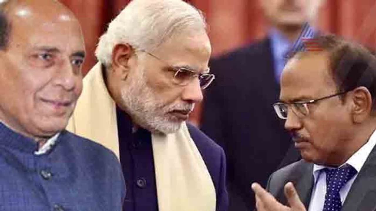 ಡ್ರೋನ್ ದಾಳಿ ಬೆನ್ನಲ್ಲೇ ಪ್ರಧಾನಿ ಮೋದಿ ಮಹತ್ವದ ಸಭೆ; ಅಮಿತ್ ಶಾ, ರಾಜನಾಥ್, ದೋವಲ್ ಭಾಗಿ! ಡ್ರೋನ್ ದಾಳಿ ಬೆನ್ನಲ್ಲೇ ಪ್ರಧಾನಿ ಮೋದಿ ಮಹತ್ವದ ಸಭೆ; ಅಮಿತ್ ಶಾ, ರಾಜನಾಥ್, ದೋವಲ್ ಭಾಗಿ!