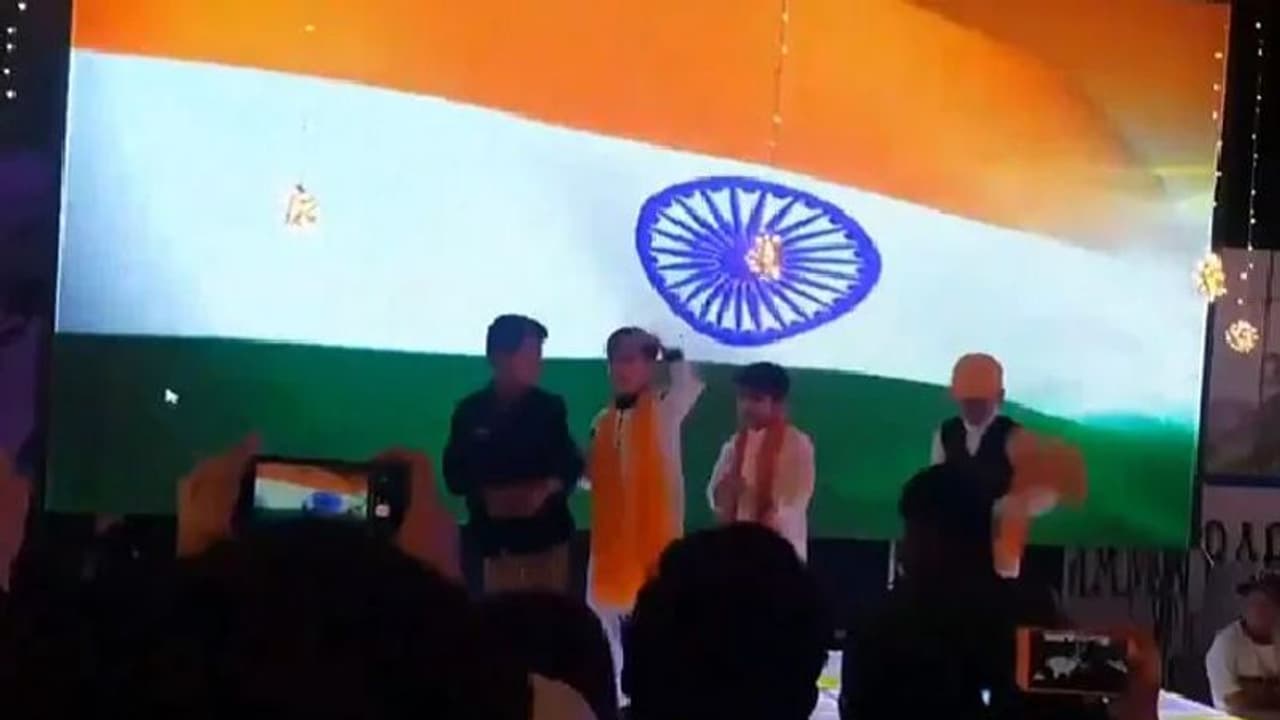 ಪಾಕ್ ಮಕ್ಕಳ ಭಾರತ ಪ್ರೇಮ, ಶಾಲೆಯಲ್ಲಿ ತ್ರಿವರ್ಣ ಧ್ವಜ: ವಿಡಿಯೋ ವೈರಲ್