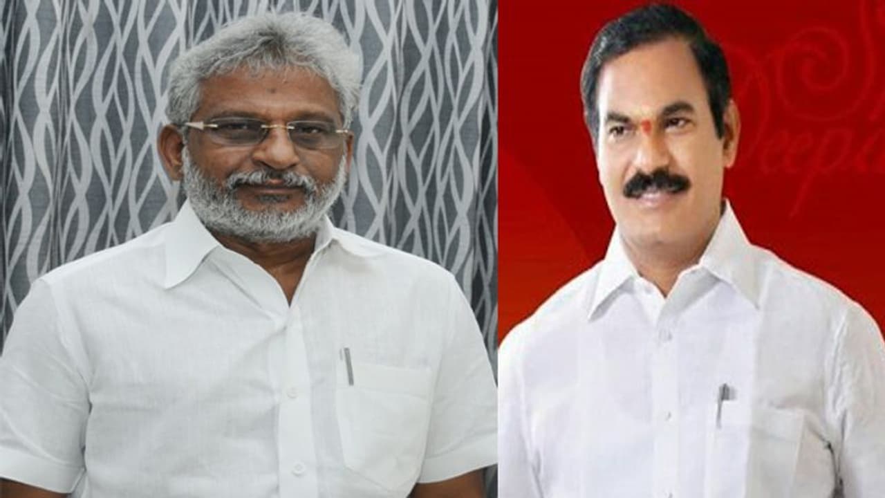 వైసిపిలోకి టీడీపి ఎమ్మెల్యే తోట త్రిమూర్తులు: వైవీ సుబ్బారెడ్డితో భేటీ వైసిపిలోకి టీడీపి ఎమ్మెల్యే తోట త్రిమూర్తులు: వైవీ సుబ్బారెడ్డితో భేటీ