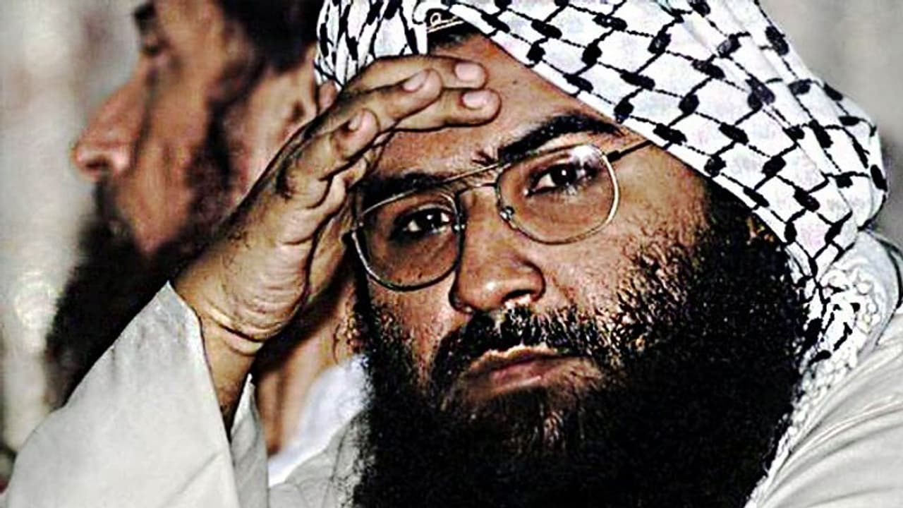 ಯೋಧನ ಒಂದೇ ಹೊಡೆತಕ್ಕೆ ನಡುಗಿ ಹೋಗಿದ್ದ ಅಜರ್: 25 ವರ್ಷದ ಹಿಂದೆ ನಡೆದಿದ್ದೇನು? ಯೋಧನ ಒಂದೇ ಹೊಡೆತಕ್ಕೆ ನಡುಗಿ ಹೋಗಿದ್ದ ಅಜರ್: 25 ವರ್ಷದ ಹಿಂದೆ ನಡೆದಿದ್ದೇನು?