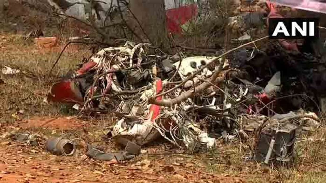 ఎయిర్షోలో అపశృతి: రెండు జెట్లు ఢీ, పైలట్ దుర్మరణం (వీడియో) ఎయిర్షోలో అపశృతి: రెండు జెట్లు ఢీ, పైలట్ దుర్మరణం (వీడియో)