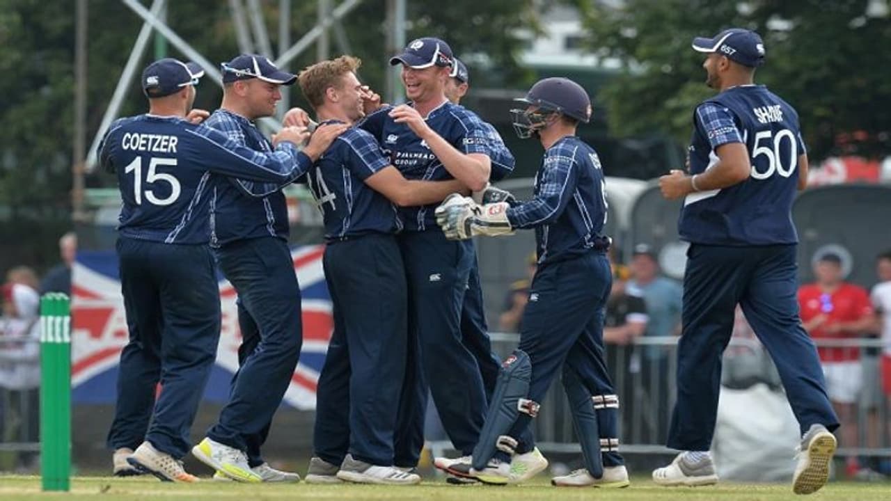 ಇದೆಂಥಾ ದಾಖಲೆ, ನಿಗದಿತ 50 ಓವರ್‌ಗಳಲ್ಲಿ 24 ರನ್, 6 ಶೂನ್ಯ!