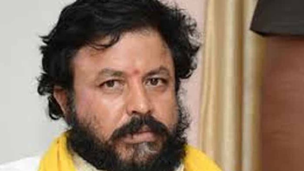 చింతమనేని అరెస్ట్ లో మరో ట్విస్ట్, మరోకరు అరెస్ట్ చింతమనేని అరెస్ట్ లో మరో ట్విస్ట్, మరోకరు అరెస్ట్