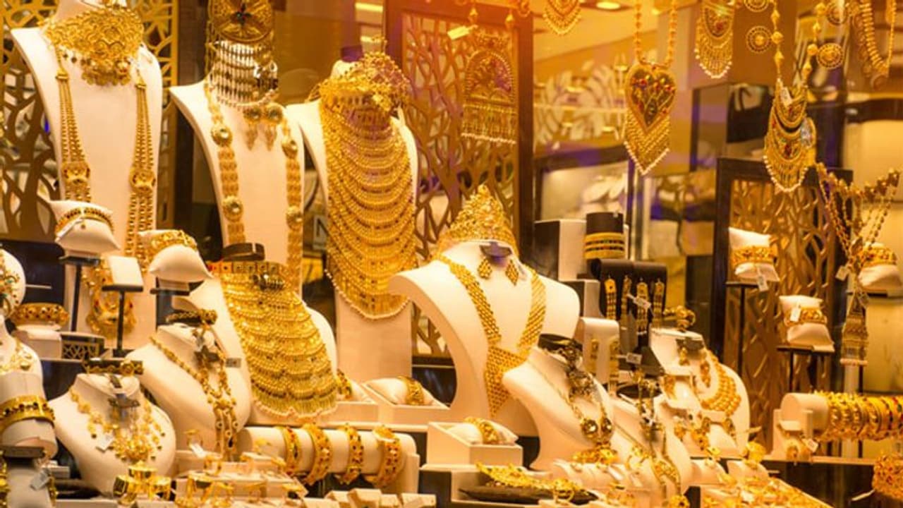 ಅಪನಗದೀಕರಣ ವೇಳೆ ಸುಳ್ಳು ಲೆಕ್ಕ ಕೊಟ್ಟವಗೆ ಶಾಸ್ತಿ: 146 ಕೇಜಿ ಚಿನ್ನ ವಶ ಅಪನಗದೀಕರಣ ವೇಳೆ ಸುಳ್ಳು ಲೆಕ್ಕ ಕೊಟ್ಟವಗೆ ಶಾಸ್ತಿ: 146 ಕೇಜಿ ಚಿನ್ನ ವಶ