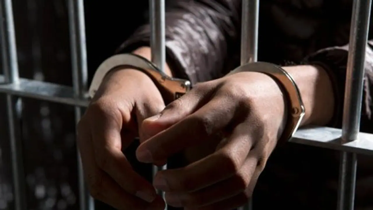 ತೆರಿಗೆ ವಂಚನೆ : ಜೆಡಿಎಸ್ ಮುಖಂಡ ಅರೆಸ್ಟ್ ತೆರಿಗೆ ವಂಚನೆ : ಜೆಡಿಎಸ್ ಮುಖಂಡ ಅರೆಸ್ಟ್