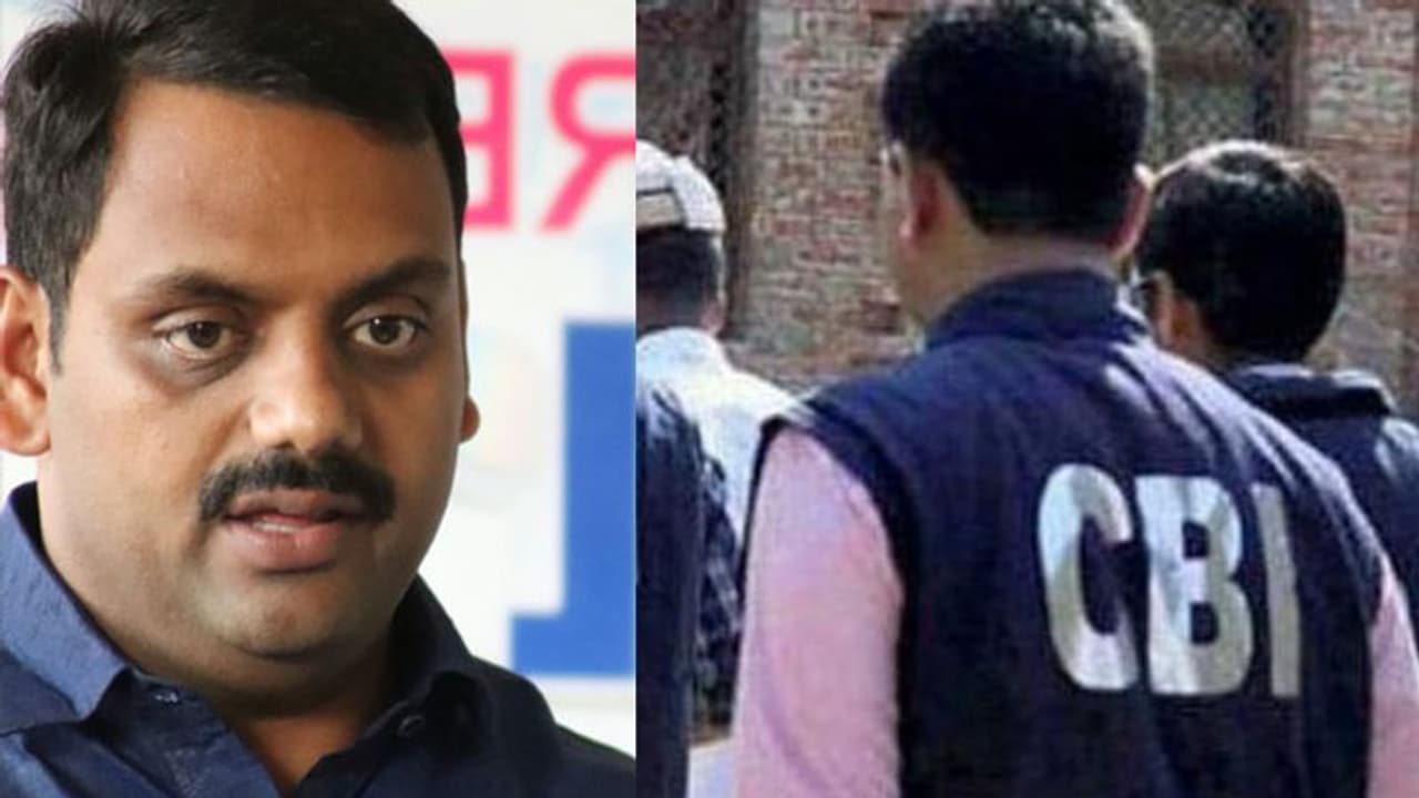 കാസർകോട് ഇരട്ടക്കൊലപാതകം; അന്വേഷണം സിബിഐക്ക് കൈമാറണമെന്ന് യൂത്ത് കോൺഗ്രസ്