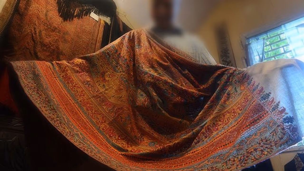 Post Pulwama, Kashmiri shawl, dry fruit sellers under Intelligence Bureau scanner for suspicious activities