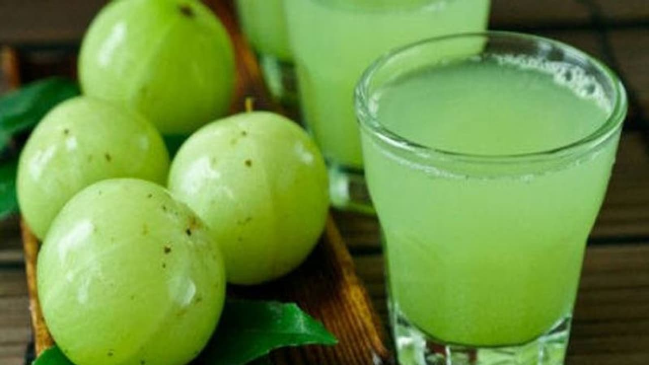 നെല്ലിക്ക ജ്യൂസ് ശീലമാക്കൂ; ഈ അസുഖങ്ങൾ അകറ്റാം നെല്ലിക്ക ജ്യൂസ് ശീലമാക്കൂ; ഈ അസുഖങ്ങൾ അകറ്റാം