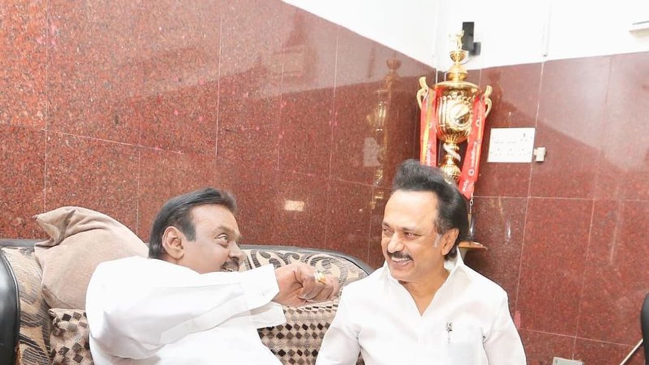 திடீர் திருப்பம்.... கடைசி கட்டத்தில் திமுகவுடன் தேமுதிக ரகசிய பேச்சுவார்த்தை..? அறிவாலயத்தில் திகுதிகு..! திடீர் திருப்பம்.... கடைசி கட்டத்தில் திமுகவுடன் தேமுதிக ரகசிய பேச்சுவார்த்தை..? அறிவாலயத்தில் திகுதிகு..!