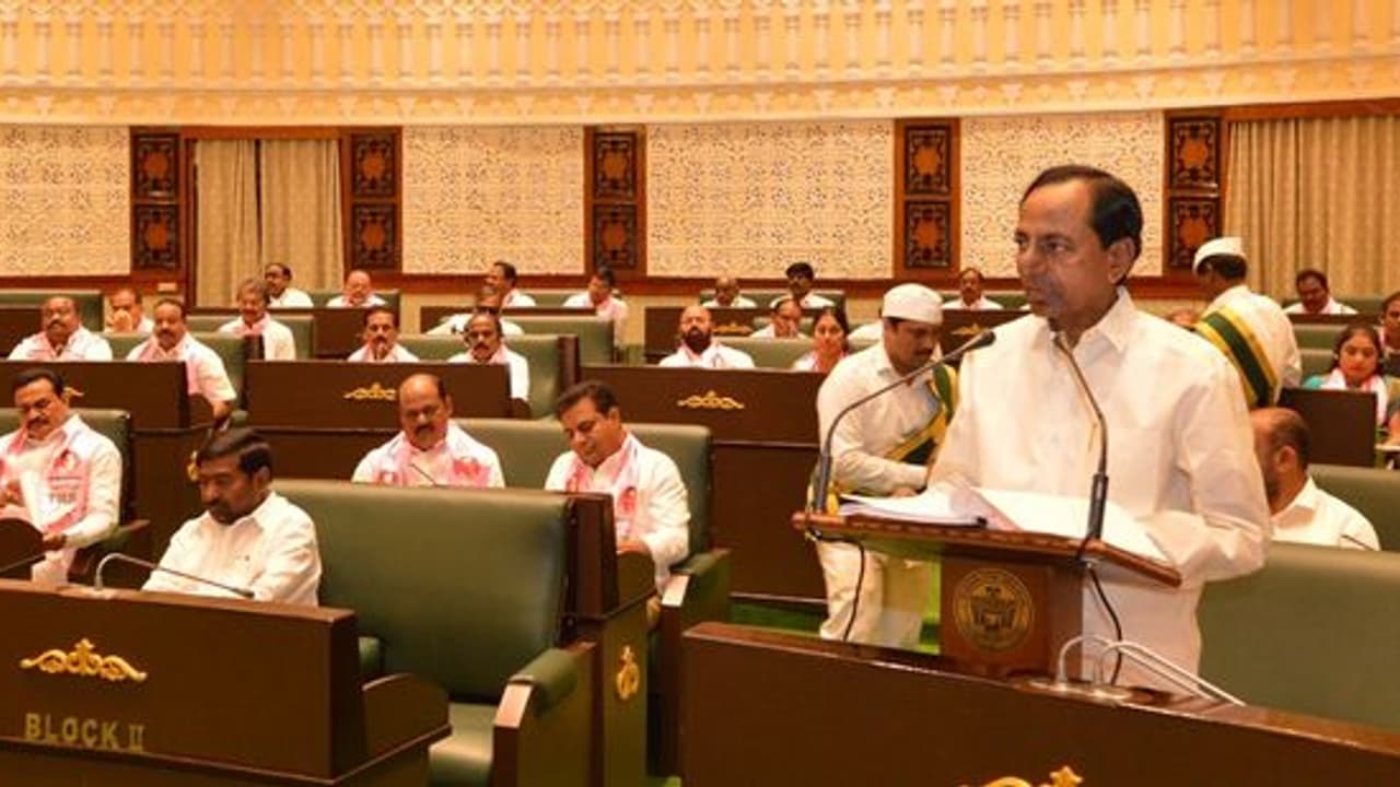 పక్క రాష్ట్రం పంచాయితీలు పెడుతోంది: కేసీఆర్ పక్క రాష్ట్రం పంచాయితీలు పెడుతోంది: కేసీఆర్