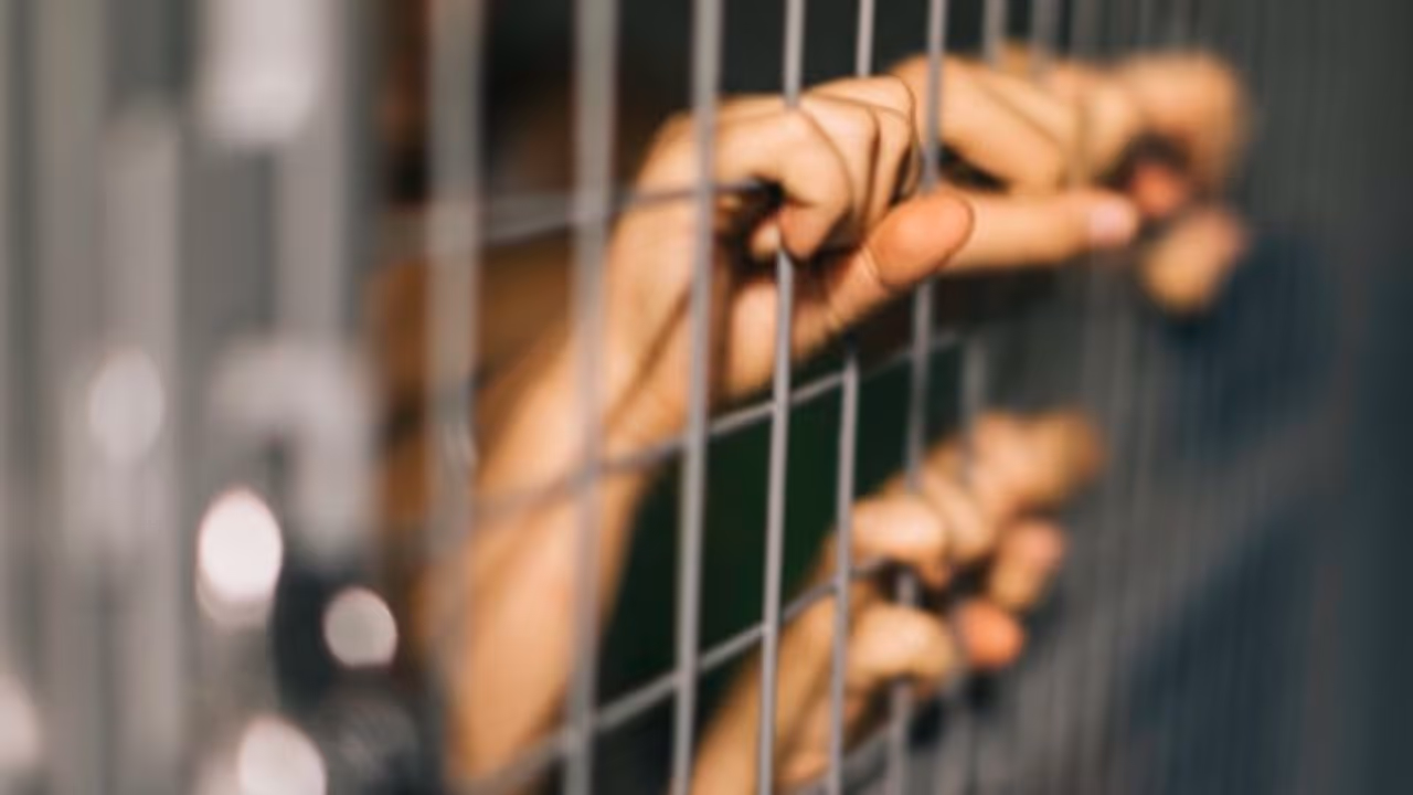 Six Bengal men exploited, detained in Malaysia after employer reneges on terms of job Six Bengal men exploited, detained in Malaysia after employer reneges on terms of job