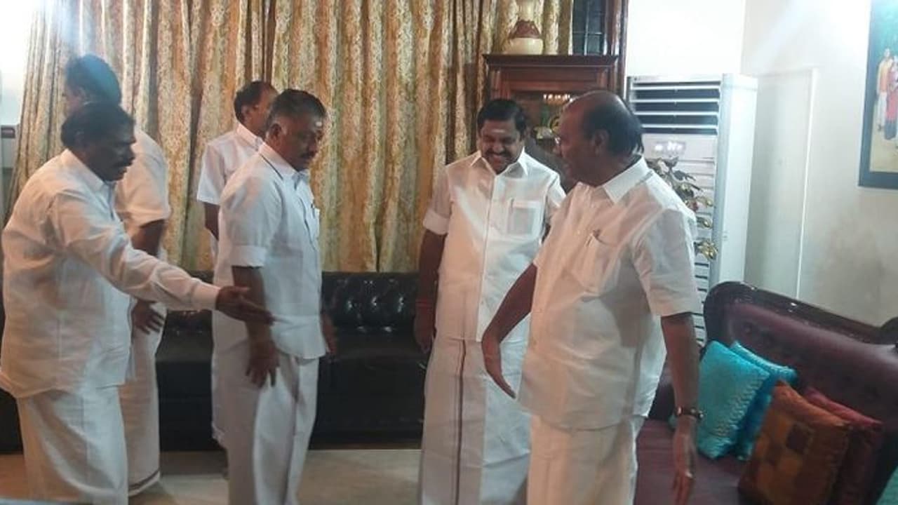 31 தொகுதிகளில் பதுங்கும் திமுக அதிமுக... 6 தொகுதிகளில் அசால்ட் காட்டும் பாமக..! 31 தொகுதிகளில் பதுங்கும் திமுக அதிமுக... 6 தொகுதிகளில் அசால்ட் காட்டும் பாமக..!