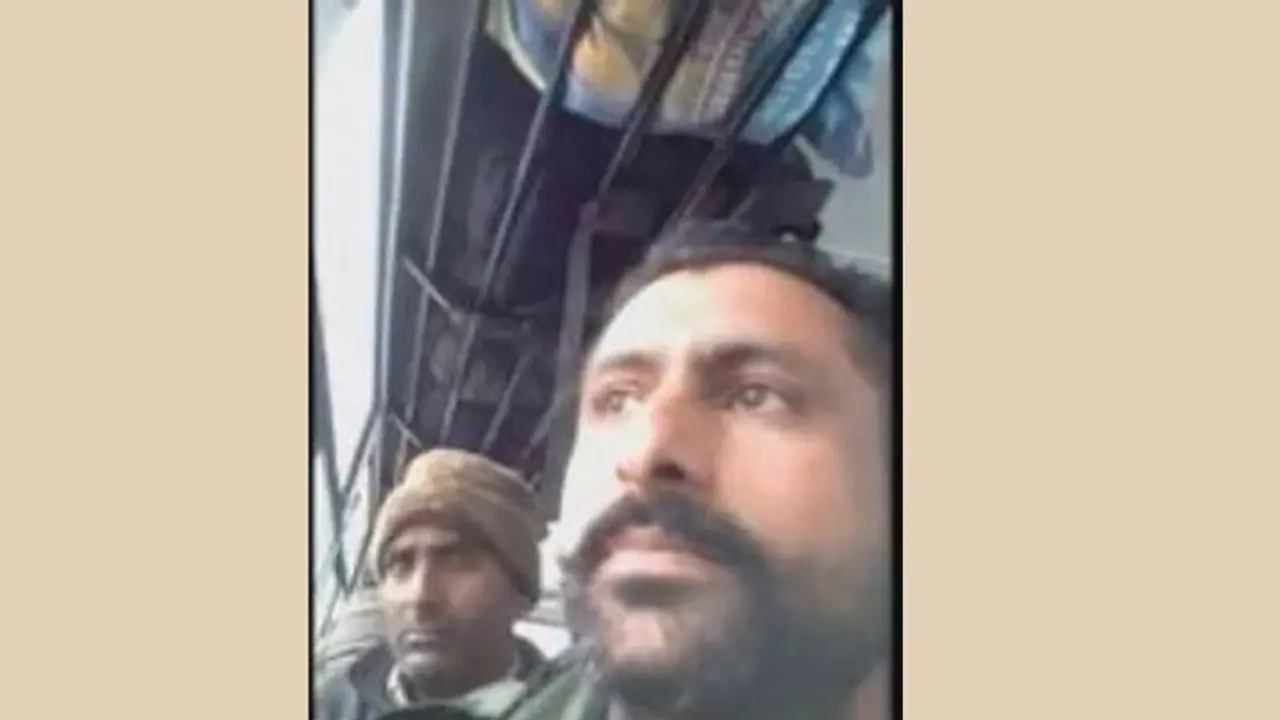 ಪುಲ್ವಾಮಾ ದಾಳಿಯ 1 ನಿಮಿಷ ಮೊದಲು ಪತ್ನಿಗೆ ವಿಡಿಯೋ ಕಳುಹಿಸಿದ್ದ ಯೋಧ ಪುಲ್ವಾಮಾ ದಾಳಿಯ 1 ನಿಮಿಷ ಮೊದಲು ಪತ್ನಿಗೆ ವಿಡಿಯೋ ಕಳುಹಿಸಿದ್ದ ಯೋಧ