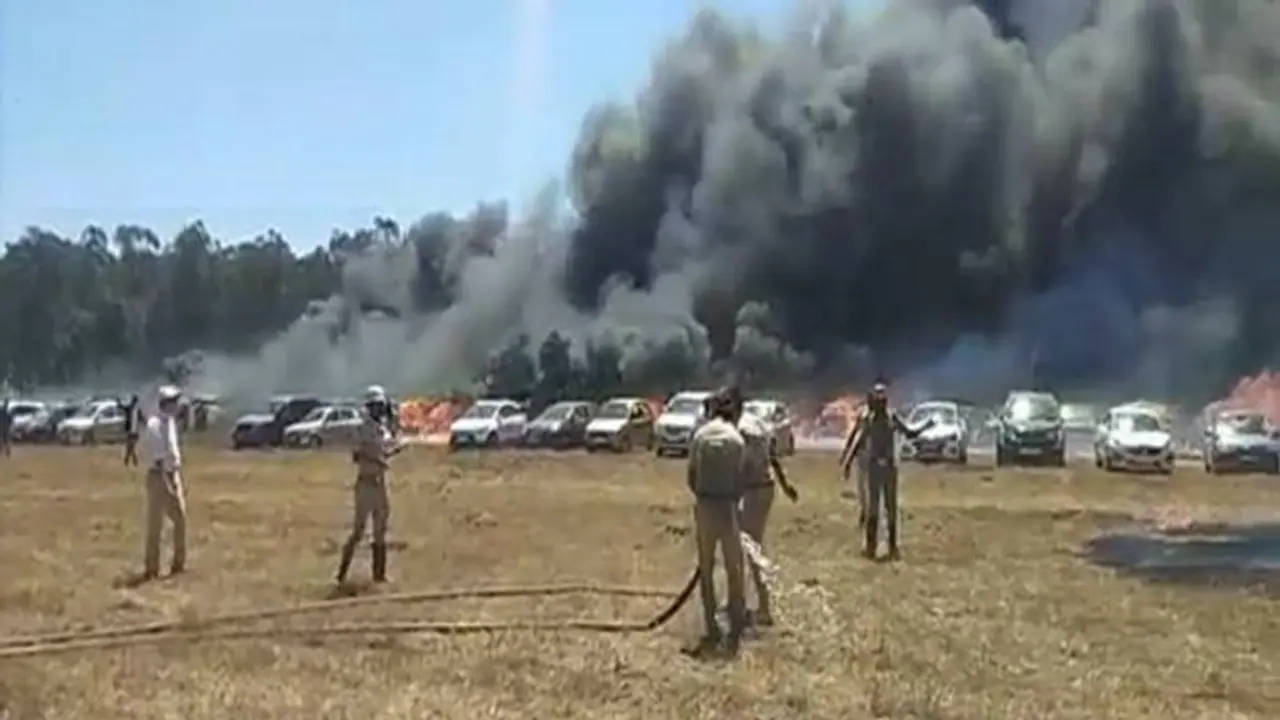 ಏರ್ ಶೋ ನಲ್ಲಿ ಮತ್ತೊಂದು ಆಘಾತ : ಭಾರಿ ಬೆಂಕಿ ಅವಘಡ ಏರ್ ಶೋ ನಲ್ಲಿ ಮತ್ತೊಂದು ಆಘಾತ : ಭಾರಿ ಬೆಂಕಿ ಅವಘಡ