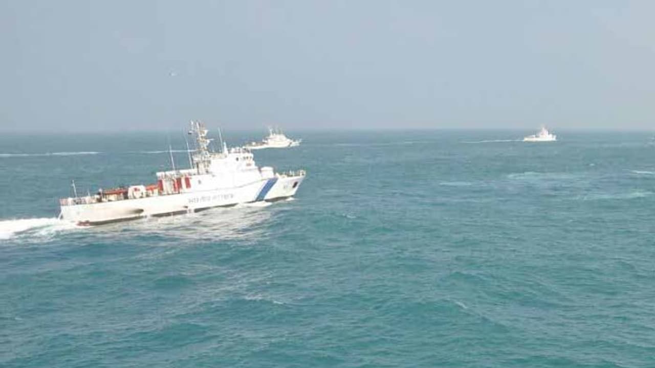 55 ఏళ్ల కిందట కూలిపోయిన విమానం... ఇప్పుడు బయటపడింది 55 ఏళ్ల కిందట కూలిపోయిన విమానం... ఇప్పుడు బయటపడింది