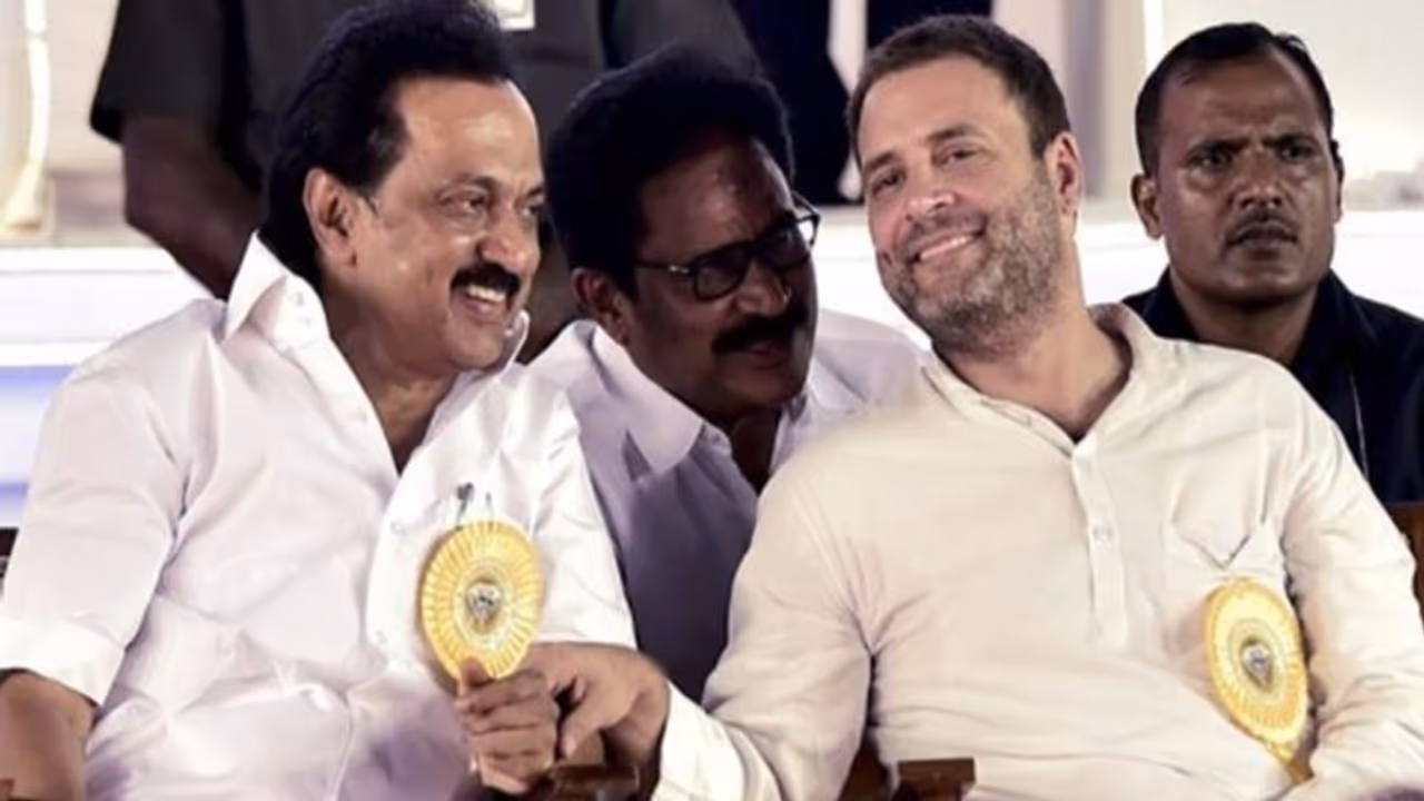 இறுதியில் நீதியே வெல்லும் என்று நம்புகிறேன்... ராகுலுடன் பேசியதற்கு பிறகு மு.க.ஸ்டாலின் டிவீட்!! இறுதியில் நீதியே வெல்லும் என்று நம்புகிறேன்... ராகுலுடன் பேசியதற்கு பிறகு மு.க.ஸ்டாலின் டிவீட்!!