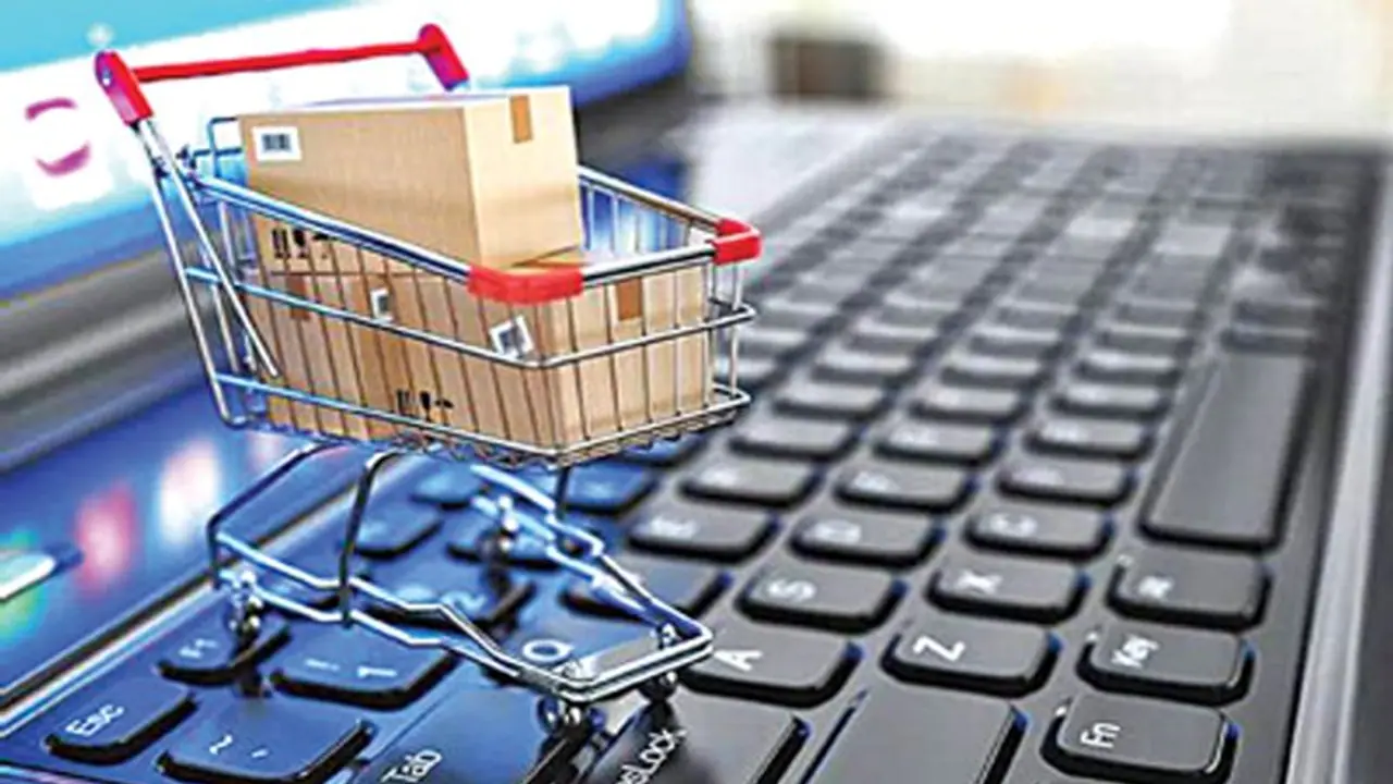 ఈ కామర్స్ కంపెనీలకు కేంద్రం షాక్: టీవీలు, మొబైల్ విక్రయాలకు అనుమతి రద్దు ఈ కామర్స్ కంపెనీలకు కేంద్రం షాక్: టీవీలు, మొబైల్ విక్రయాలకు అనుమతి రద్దు