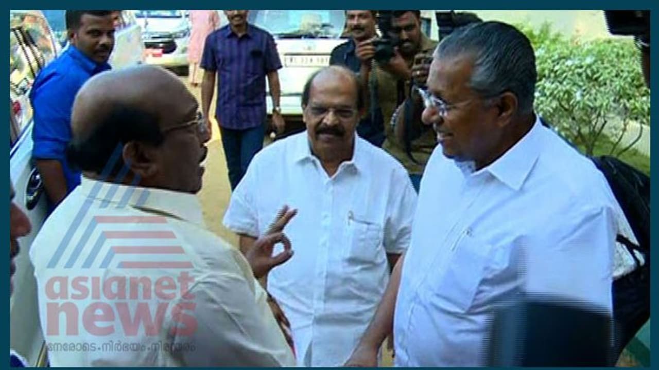 പിണറായി വെള്ളാപ്പള്ളിയുടെ വീട്ടിൽ; മന്ത്രിമാര്ക്കൊപ്പം കൂടിക്കാഴ്ച പിണറായി വെള്ളാപ്പള്ളിയുടെ വീട്ടിൽ; മന്ത്രിമാര്ക്കൊപ്പം കൂടിക്കാഴ്ച