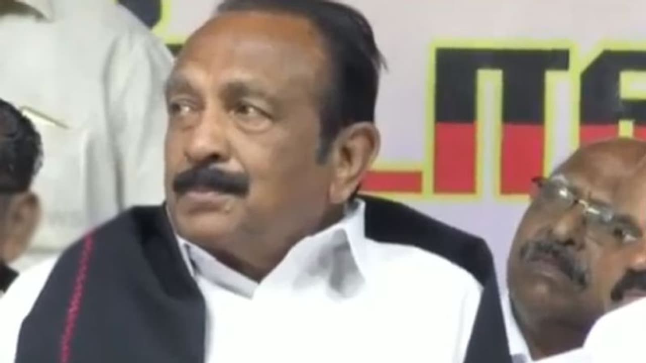 உருக்கமாக அறிக்கை விட்ட வைகோ... இலங்கை தொடர் குண்டுவெடிப்புக்கு ஒரு கண்டனம்!! உருக்கமாக அறிக்கை விட்ட வைகோ... இலங்கை தொடர் குண்டுவெடிப்புக்கு ஒரு கண்டனம்!!