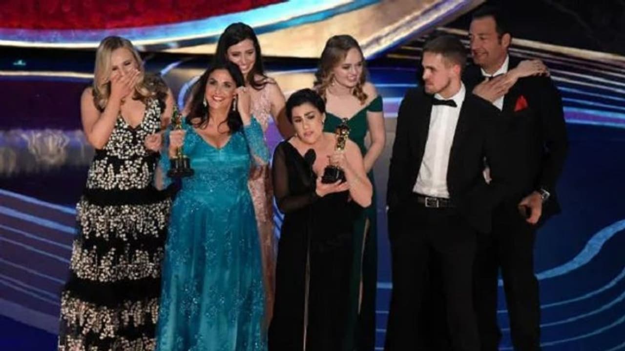 'Period. End of Sentence' ಗೆ ಅತ್ಯುತ್ತಮ ಸಾಕ್ಷ್ಯ ಚಿತ್ರ ಪ್ರಶಸ್ತಿ