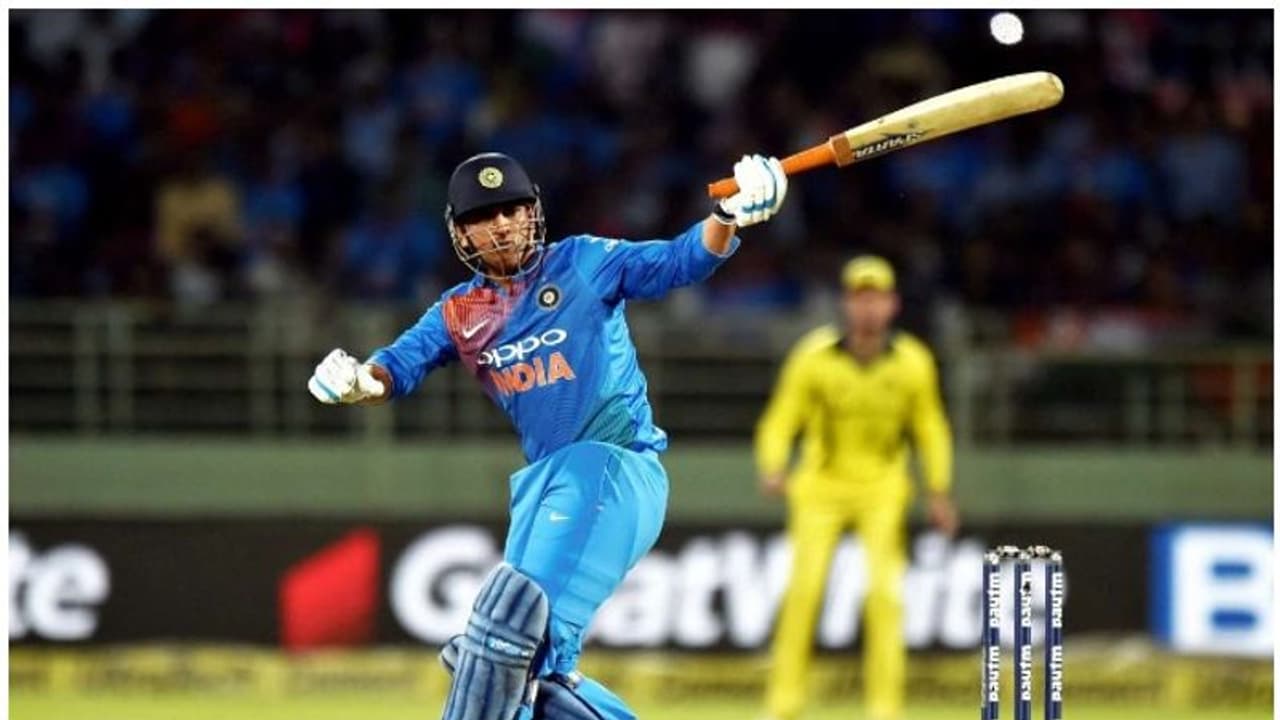 ಧೋನಿ ಪ್ಲೀಸ್ ನಿವೃತ್ತಿಯಾಗ್ಬಿಡಿ: ಗೋಗರೆದ ಟ್ವಿಟರಿಗರು..!